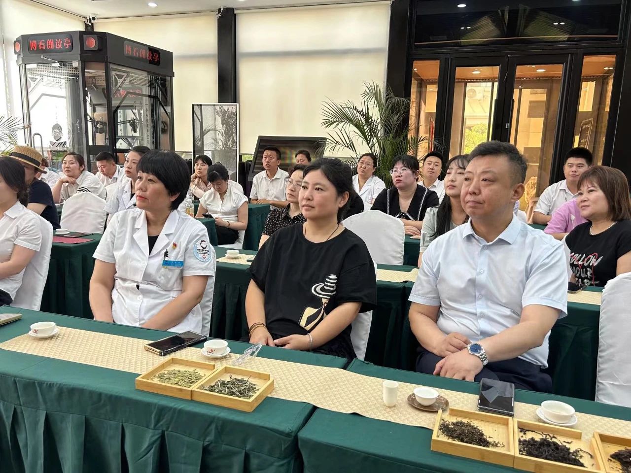 茶情雅韻 品香滌心丨鞍勤集團、溫泉集團、公服集團茶藝興趣班開課